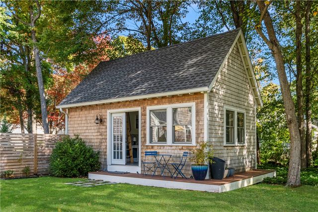 5 Boxwood Court, Barrington, RI 02806