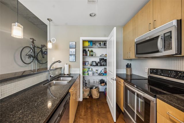 5925 Almeda Road 11011, Houston, TX 77004