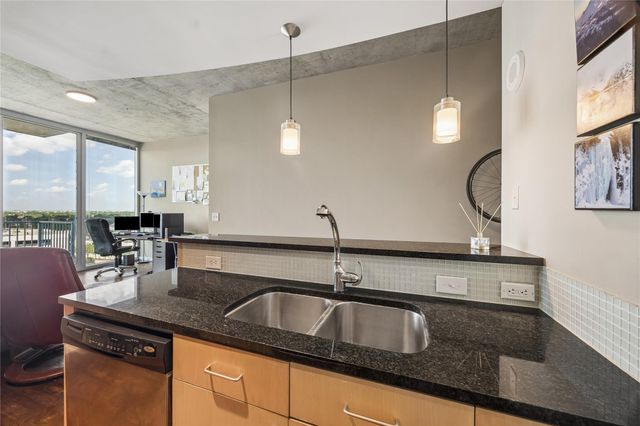 5925 Almeda Road 11011, Houston, TX 77004