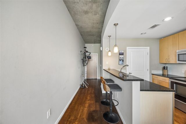 5925 Almeda Road 11011, Houston, TX 77004