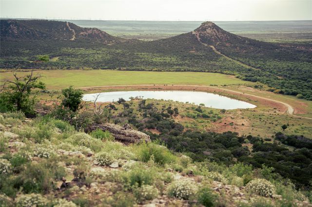 718 W CR 301, Merkel, TX 75455