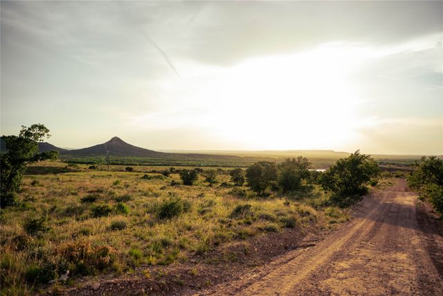 718 W CR 301, Merkel, TX 75455