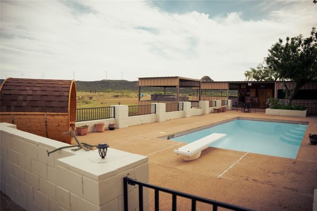 718 W CR 301, Merkel, TX 75455