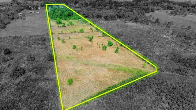 124 County Road 621, Dayton, TX 77535