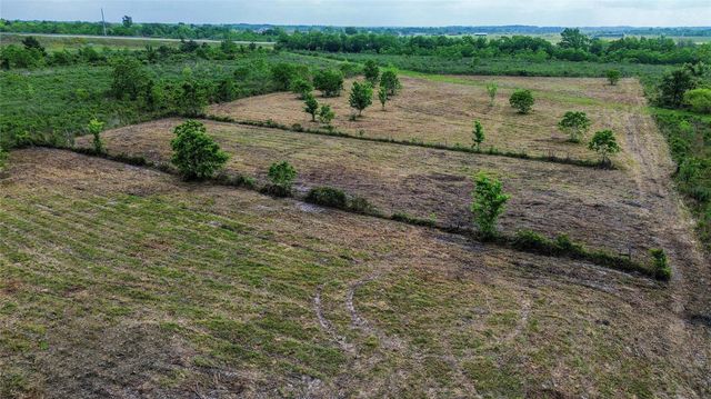 124 County Road 621, Dayton, TX 77535