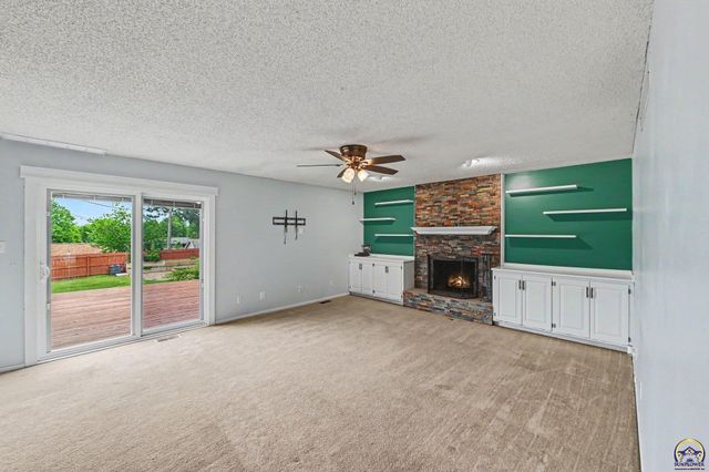 2500 SW Gainsboro RD, Topeka, KS 66614