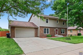 2500 SW Gainsboro RD, Topeka, KS 66614