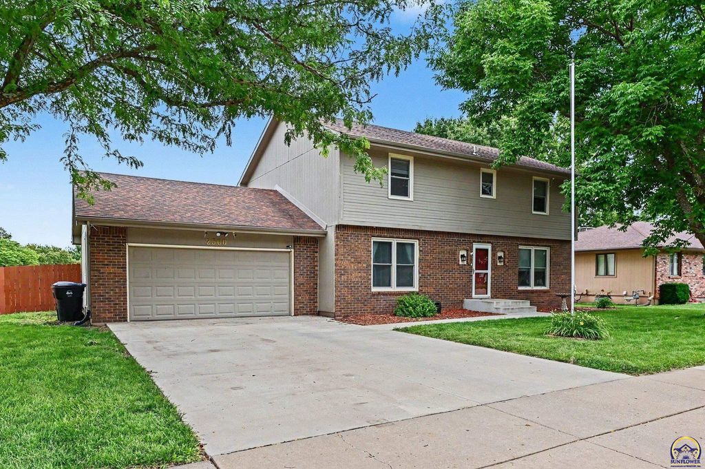 2500 SW Gainsboro RD, Topeka, KS 66614