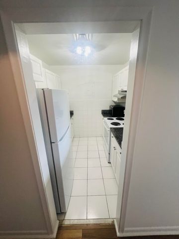 1281 Plaza Circle 3, Singer Island, FL 33404