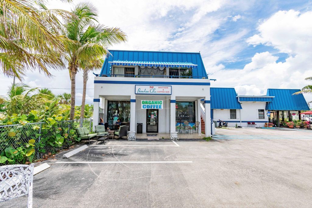 1281 Plaza Circle 3, Singer Island, FL 33404
