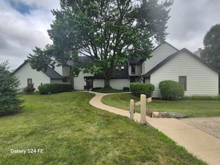 732 Chandler Road 732, Gurnee, IL 60031