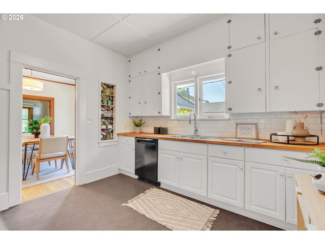 5245 Ne 20TH Ave, Portland, OR 97211
