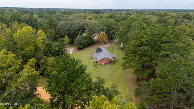 727 Wrights Creek Road, Caryville, FL 32427