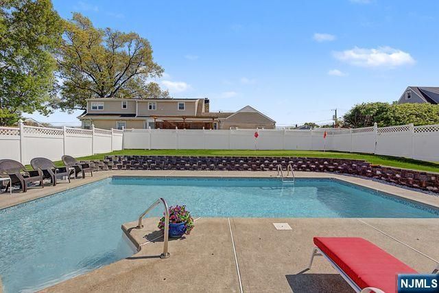294 Hayes Drive, Saddle Brook, NJ 07663