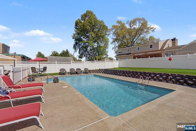 294 Hayes Drive, Saddle Brook, NJ 07663