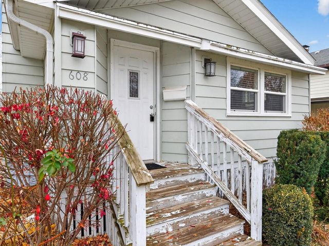 608 S Washington STREET, Watertown, WI 53094