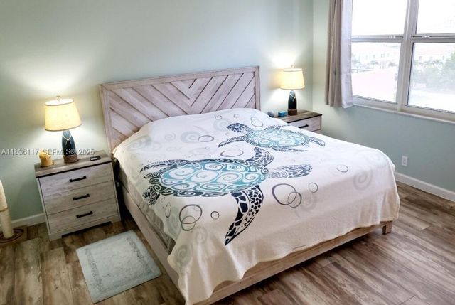 1147 Hillsboro Mile 605, Hillsboro Beach, FL 33062