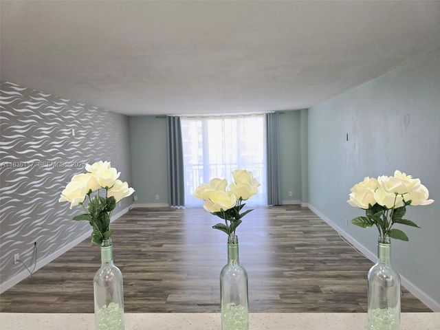 1147 Hillsboro Mile 605, Hillsboro Beach, FL 33062
