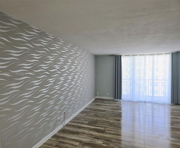 1147 Hillsboro Mile 605, Hillsboro Beach, FL 33062