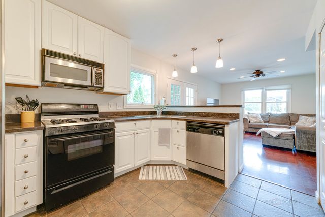 5410 Winding Creek Drive, Mchenry, IL 60050
