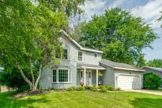 5410 Winding Creek Drive, Mchenry, IL 60050