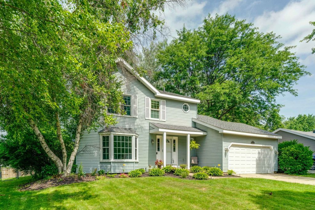 5410 Winding Creek Drive, Mchenry, IL 60050