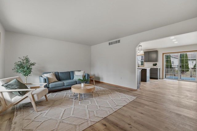 2825 LEAHY AVENUE, Stevens Point, WI 54481