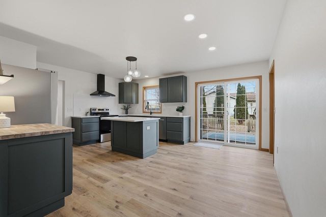 2825 LEAHY AVENUE, Stevens Point, WI 54481