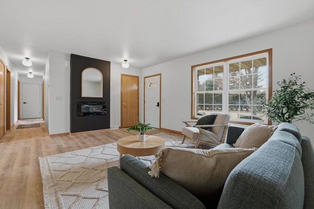 2825 LEAHY AVENUE, Stevens Point, WI 54481