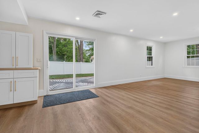 91 Carolan Avenue, Hampton, NH 03842