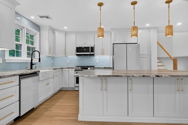 91 Carolan Avenue, Hampton, NH 03842