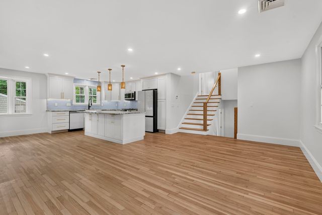 91 Carolan Avenue, Hampton, NH 03842