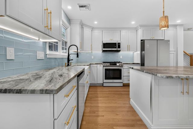 91 Carolan Avenue, Hampton, NH 03842