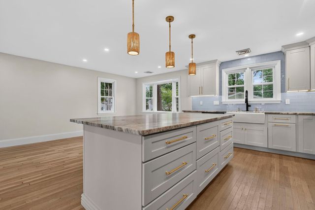 91 Carolan Avenue, Hampton, NH 03842