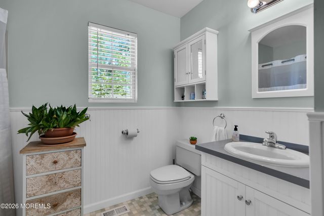 352 Cedar Drive, Manahawkin, NJ 08050