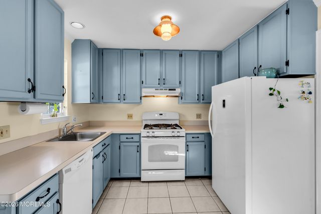 352 Cedar Drive, Manahawkin, NJ 08050