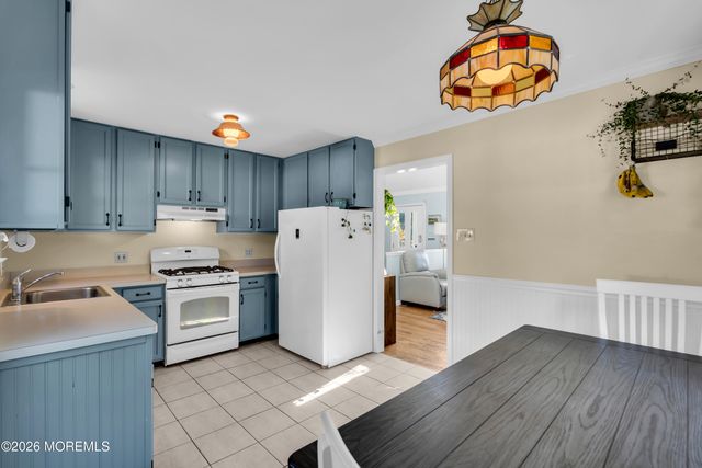 352 Cedar Drive, Manahawkin, NJ 08050