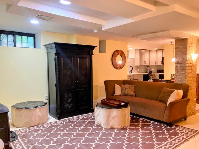 366 Walnut Ave G, Boston, MA 02119