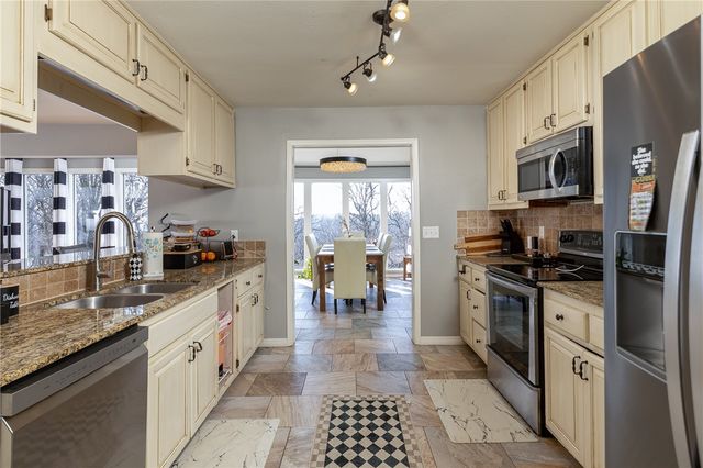 585 N Rockcliff Road, Fayetteville, AR 72701