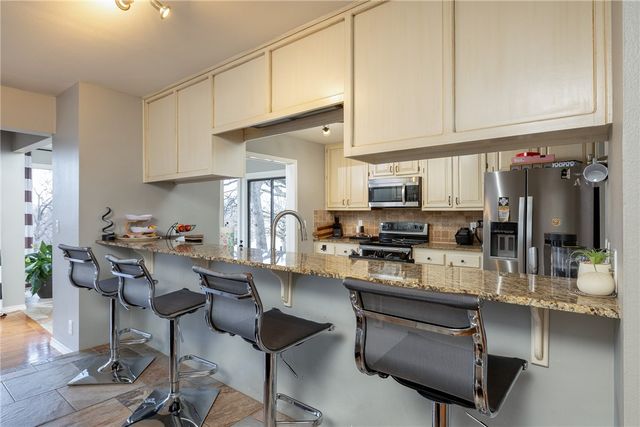 585 N Rockcliff Road, Fayetteville, AR 72701