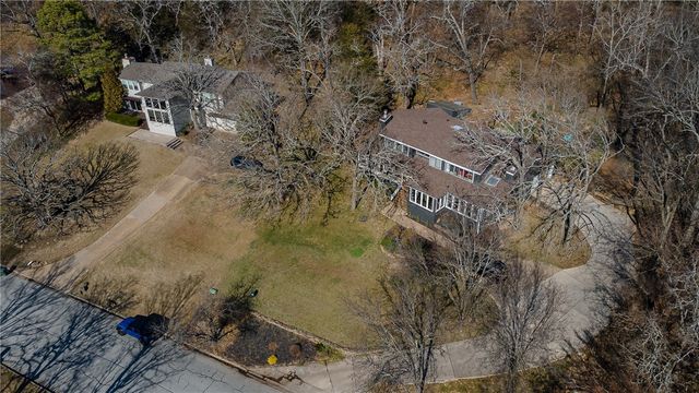 585 N Rockcliff Road, Fayetteville, AR 72701