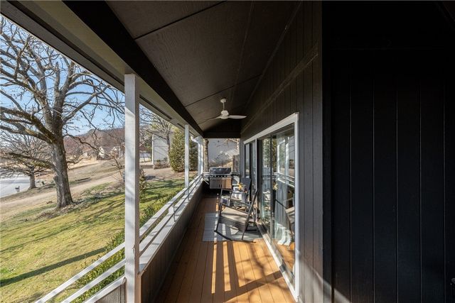 585 N Rockcliff Road, Fayetteville, AR 72701