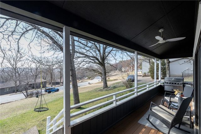 585 N Rockcliff Road, Fayetteville, AR 72701