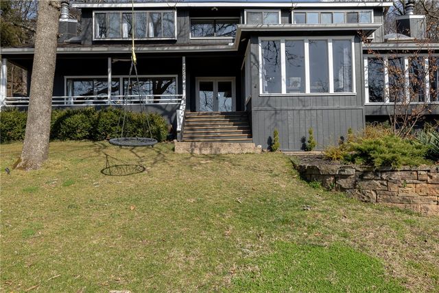 585 N Rockcliff Road, Fayetteville, AR 72701