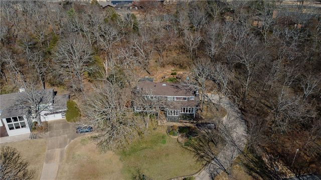 585 N Rockcliff Road, Fayetteville, AR 72701