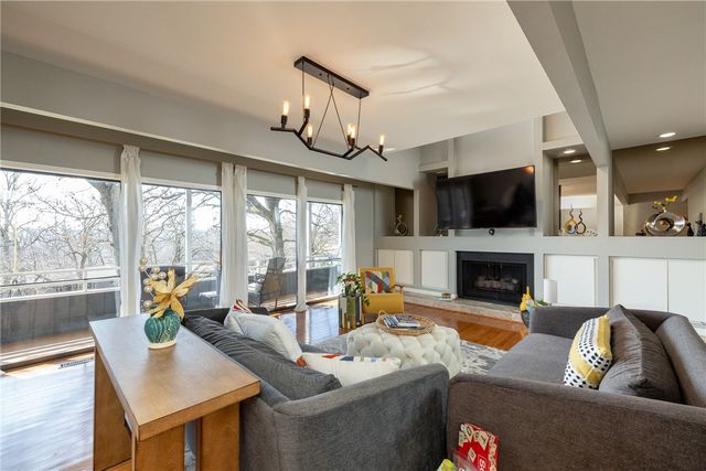 585 N Rockcliff Road, Fayetteville, AR 72701