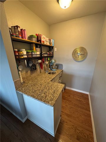 585 N Rockcliff Road, Fayetteville, AR 72701