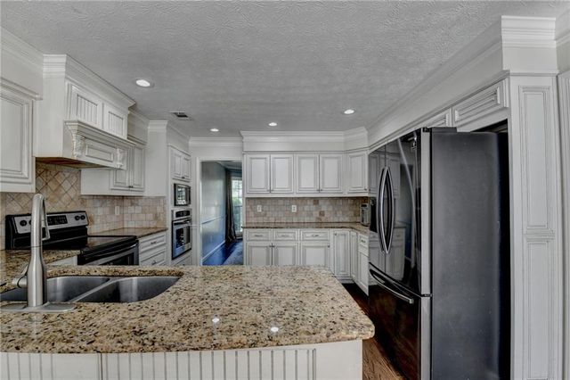 3486 Starwood Trail SW, Lilburn, GA 30047