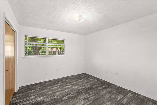 815 N Wright Avenue, Kerens, TX 75144