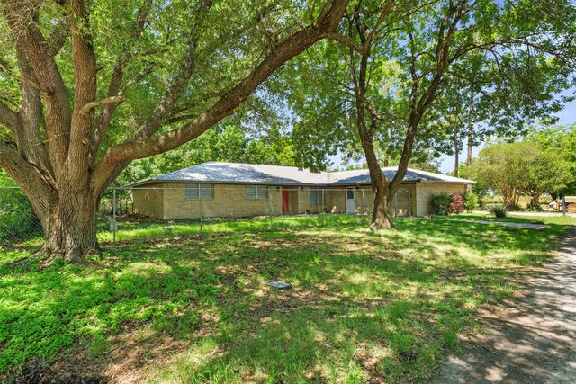 815 N Wright Avenue, Kerens, TX 75144